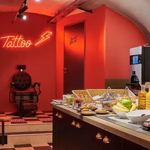 Hotel Ibis Styles Gare De L'est Magenta, Paris